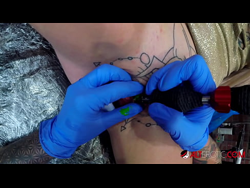 ❤️ Extrem tattooed Hottie Sully Savage krut en Tattoo op hirem Klitoris ❤ Porno op lb.yespornpics-com.ru ☑